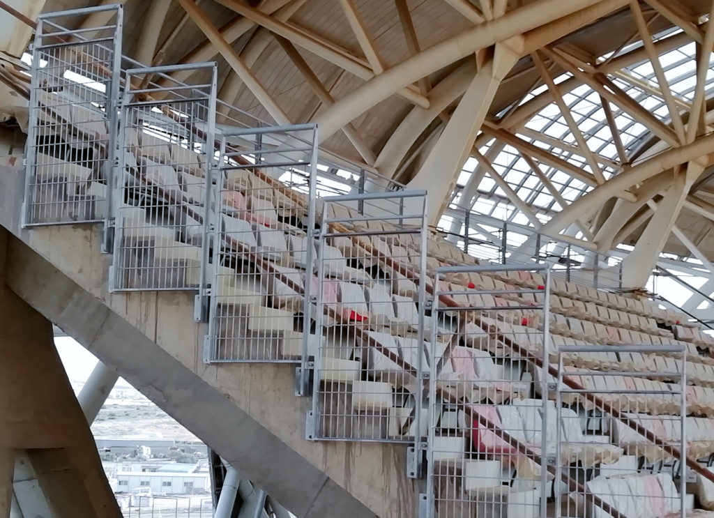 Équipements métalliques tubulaires de stade avec grillage